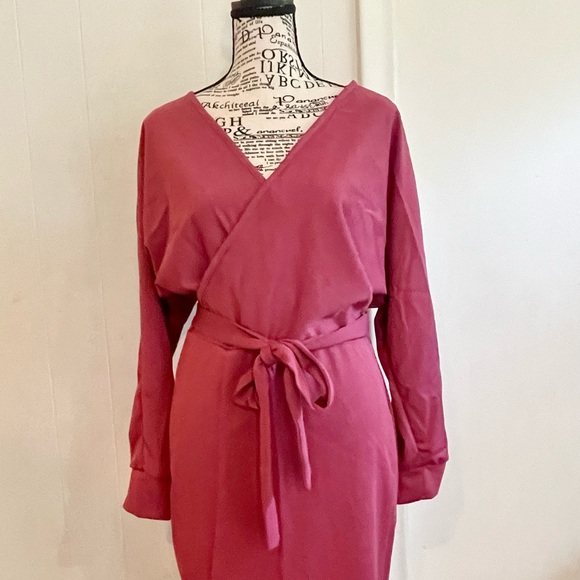 Ladies MIDI long sleeve faux wrap dress with removable belt. Size S. - Picture 6 of 9